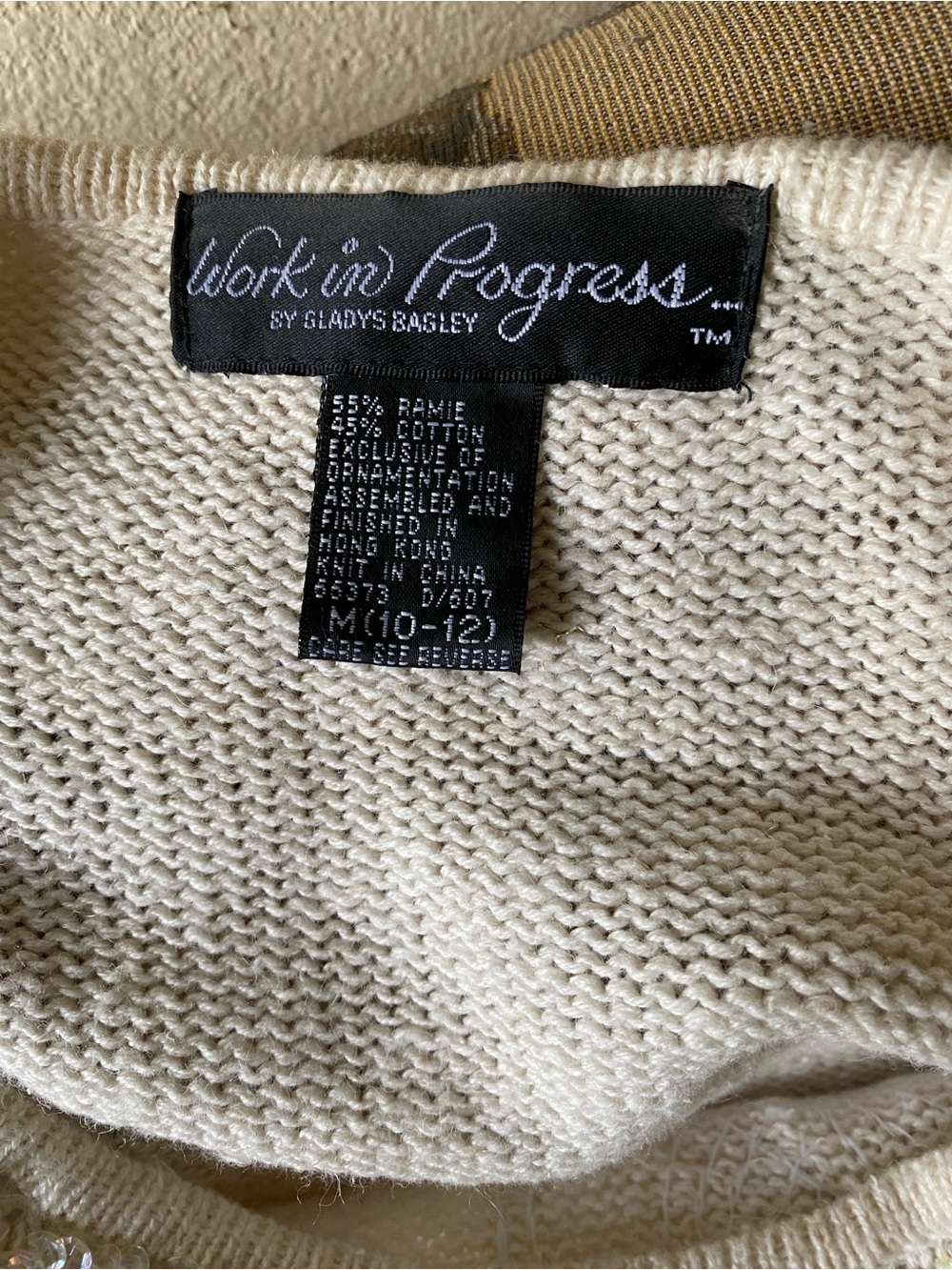 Embroidered Sequin Cream Women's Sweater Size Medium 10-12 - Picture 2 of 5